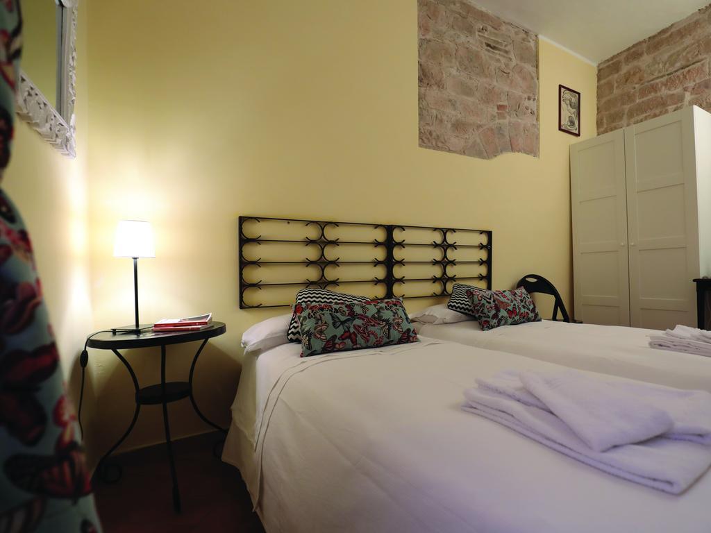 Residenza Raffaello Hotel โฟลีโญ ภายนอก รูปภาพ